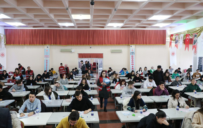 Elmadağ Belediyesi, Öğrencilerin Sınav Stresini Azaltmak Için Ücretsiz Deneme Sınavı Desteği Sağladı.
