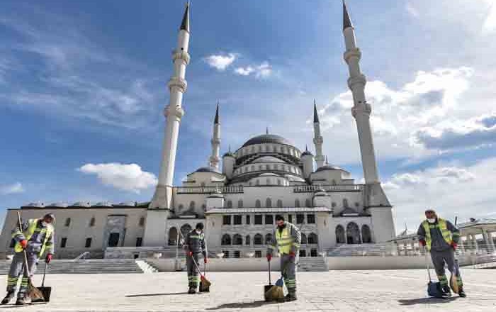 Büyükşehir’den Camilerde Temizlik Seferberliği