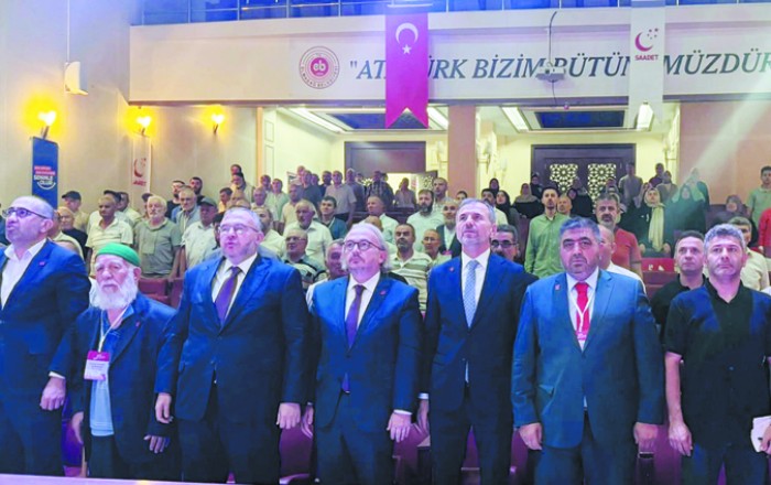 Saadet Parti̇si̇ Elmadağ İlçe Teşki̇lati 8 . Olağan   Kongre'sini Yapti.