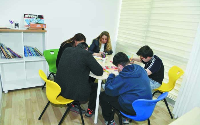 Abb'den Özel Gereksinimli Çocuklar Ve Ailelerine Destek