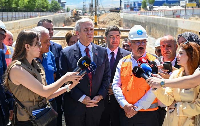 Mansur Yavaş, Mamak Metrosu’nda İncelemelerde Bulundu
